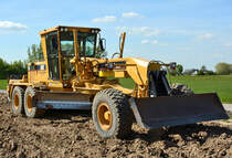 Caterpillar Grader auf einer Baustelle bei Euskirchen - 04.05.2016