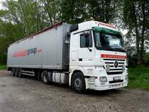 ACTROS 1844 mit Sattelaufbau zum Transport von losen Schüttgütern; 160516