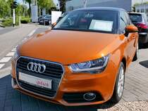 Da musste ich doch mal kurz anhalten für einen Audi A1 in gold und schwarz, Krefeld, 8.5.16