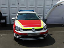 VW Golf Alltrack am 13.05.16 auf der RettMobil in Fulda