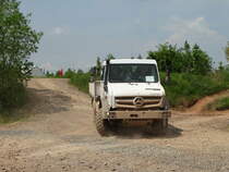 Mercedes Benz Unimog U4023 am 13.05.16 auf der RettMobil in Fulda