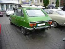 Heckansicht eines Renaut 16 TS. 1965 - 1980. Hier wurde ein Modell ab Oktober 1970 abgelichtet. Dieses ist an der Form der Rückleuchten erkennbar. Mülheim an der Ruhr am 22.05.2016.