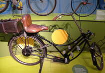 Jaray-Sesselrad von 1922, aus den Hesperus-Werken Stuttgart, ein Vorl�ufer des modernen Liegerades, NSU-Museum, Sept.2014 