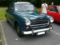 Peugeot 403 Limousine. 1955 - 1966. Der 403 war ein Millionenseller. Der Wagen war mit drei 
4-Zylinderreihenmotoren lieferbar: 1.3l Benziner mit 54 PS, einen 1.5l Benziner mit 58 PS oder einen 1.9l Dieselmotor mit 48 PS. Prinz-Friedrich-Treffen am 29.05.2016 in Essen.