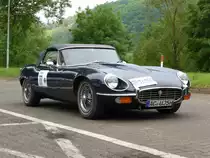 Jaguar E-Type Roadster (Baujahr 1973) bei der Internationalen Saar-Lor-Lux Classique. Start zum zweiten Tag am 28.05.2016 in Trier.