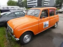 Renault R 4 (Baujahr 1974) bei der Internationalen Saar-Lor-Lux Classique. Start zum zweiten Tag am 28.05.2016 in Trier.