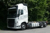 Volvo FH steht auf dem Rasthof Fulda Nord im Juni 2016