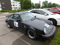 Porsche 911 Carrera (Baujahr 1988) bei der Internationalen Saar-Lor-Lux Classique. Start zum zweiten Tag am 28.05.2016 in Trier.