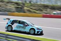 Mitzieher der Nr.2 Jean-Karl VERNAY auf Volkswagen Golf Gti TCR von Leopard Racing, bei der TCR International Series 2016. Hier in Spa Francorchamps am 7.Mai 2016