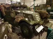 White M3A1 4x4 Aufklärungsfahrzeug im Nationalen Museum für Militärgeschichte in Diekirch, 11.03.2016 (Baujahr 1943, 5.200 cm³, 6 Zylinder, 4.600 kg)