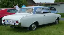 Ford 17 M steht bei der Oldtimerveranstaltung in Fulda-Harmerz im Juni 2016