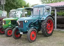 Als kleine Nebenshow präsentierten die Eisenbahnfreunde Lengerich am Tag der offenen Tür am 15.5.2016 auch einige Exponate befreundeter Traktoren Liebhaber. Darunter war auch dieser gut gepflegte Hanomag R 435 Traktor.