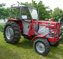 MF 165, gesehen bei der Oldtimerveranstaltung in Fulda-Harmerz im Juni 2016