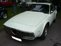 Alfa Romeo Junior Zagato. 1969 - 1975. Insgesamt wurden von diesem innovativen Sportwagen nur 1510 Fahrzeuge hergestellt. Von 1969 - 1972 war der  Zagato  mit dem 1.3l Motor der Giulia motorisiert. Ab dem Modelljahr 1973 wurde der 1.6l Giulia-motor verbaut. Oldtimertreffen an der Krefelder Pferderennbahn am 12.06.2016.