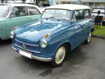 Lloyd LS 600 Alexander Kombi. 1957 - 1961. Mit den 600´er Modellen hielt bei Lloyd der Viertaktmotor Einzug. Für einen solchen LS 600 Kombi mußte man DM 4160,00 auf die Theke des Borgward/Lloydhändlers legen. Der 2-Zylinderreihenmotor leistet 19 PS aus 596 cm³ Hubraum. Die Höchstgeschwindigkeit liegt bei 100 km/h. Oldtimertreffen an der Krefelder Pferderennbahn am 12.06.2016.