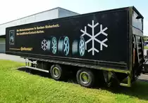 Sattelauflieger mit Werbung, Juni 2016