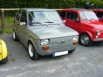 Steyr Puch 126. 1973 - 1975. Die Karosserie dieses Rennzwerges stammt aus der Produktion von Fiat. Der 2-Zylinderboxermotor 643 cm³ Hubraum und einer Leistung von 25 PS, stammt jedoch von Steyr aus Graz. OLdtimertreffen an der Krefelder Pferderennbahn am 12.06.2016.