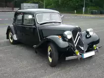 Citroen 11CV. 1934 - 1957. Über den Traction Avant ist schon so viel geschrieben worden, das sich hier jegliche Kommentierung erübrigt. Franzosen-Klassiker-Treffen am 12.06.2016 in Krefeld.