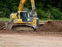 Komatsu D 61PX arbeitet auf einer Baustelle in 36100 Petersberg-Marbach im Juni 2016