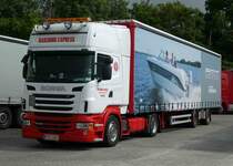 Scania R 400 rastet am Autohof Fulda Nord im Juni 2016