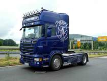Scania R 730 rastet am Autohof Fulda Nord im Juni 2016