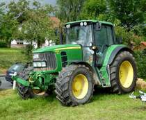 John Deere 6830 steht bei der 2016er Kreistierschau des Landkreises Fulda in Almendorf, Juni 2016