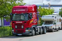 Parkende SCANIA R 450 Sattelzugmaschine in Stralsund. - 15.05.2016