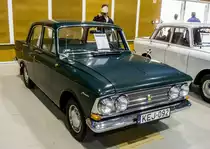 Moskwitsch 408 mit Quad-Frontleuchten, ausgestellt auf dem Retropartisanen Festival, Mail 2016