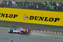 GTLM Pro (Gran Turismo Le Mans), Nr. 67 Ford GT vom Ford Chip Ganassi Team UK,  im Starkregen auf der Start & Tielgeraden, wärend der 84. 24h Le Monde am 18.6.2016
https://www.fordgt.com/de_de/performance/gt/ 