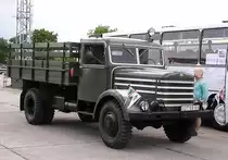 Csepel D-344 LKW, gesehen auf dem Besucherparkplatz des Retropartisanen Festival, Mai 2016