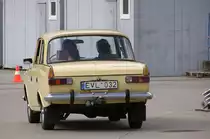 Moskwitsch 412 Rückansicht, gesehen auf dem Besucherparkplatz des Retropartisanen Festival, Mai 2016