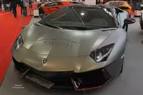 Lamborghini Aventador in Grau auf der Essen Motor Show 2015.