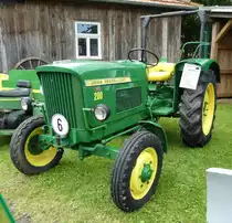 John Deere 200 gesehen beim Oldtimertreffen in Niederaula, Juni 2016