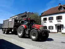 CASE 230CVX mit Fliegl-Tandemhänger im Ernteinsatz; 160430
