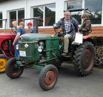 Deutz D15 mit Besatzung ist bereit für die  Ausfahrt  anl. Oldtimertreffen in Niederaula, Juni 2016
