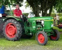 Deutz mit Besatzung ist bereit für die  Ausfahrt  anl. Oldtimertreffen in Niederaula, Juni 2016