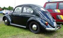 =VW Brezelkäfer, gesehen bei den Motorrad-Oldtimer-Freunden Kiebitzgrund im Juni 2016