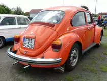 =VW Käfer, gesehen bei den Motorrad-Oldtimer-Freunden Kiebitzgrund im Juni 2016