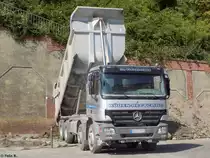 Mercedes-Benz Kipper im Stadthafen Sassnitz am 05.09.2014