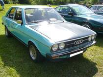 Audi B1 80 GTE. 1975 - 1976. Der GTE war das sportlichste Modell der bereits 1972 vorgestellten B1 Baureihe. Der 4-Zylinderreihenmotor hat einen Hubraum von 1588 cm³ und leistet 100 PS. Bei einem Eigengewicht von 880 kg verhilft diese Motorisierung dem Wagen zu einer Höchstgeschwindigkeit von 173 km/h. Herner Oldies am 03.07.2016.