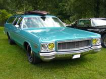 Dodge Polara Custom Wagon des Modeljahres 1973. Das 1973´er Modell war das letzte Modell, das den Namen Polara trug. Das damalige Spitzenmodell der Dodge-Division war mit vier verschiedenen V8-motoren lieferbar: 5.2l mit 150 PS, 5.9l mit 170 PS, 6.6l mit 185 PS und 7.2l mit 220 PS. Oldtimertreffen Herner Oldies am 03.07.2016.