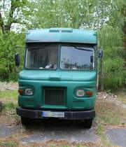 18.5.2016 bei Oranienburg - alter Transporter. Typ/Hersteller stand nirgends dran - bitte beim einordnen helfen