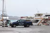 Toyota Hilux als Fahrzeug des kapverdischen Zolls, der der Polizei nachgeordnet ist (Mindelo/Cabo Verde, 23.03.2016)