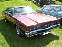 Mercury Marauder X-100 des Modelljahres 1970. Bei der Modellreihe Marauder handelt es sich um ein von 1968 - 1970 produzierte Coupe im Fullsize Format. Zusätzlich handelt es sich bei der Ausstattungsversion X-100 um eine Sportversion. Der V8-motor hat einen Hubraum von 7030 cm³ und leistet 323 PS. Herner Oldies am 03.07.2016.