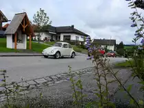 VW-Käfer am Weg zur Oldtimerveranstaltung Stehrerhof; 160703