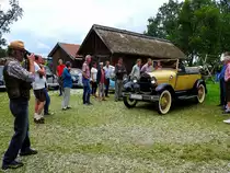 FORD-A erweckt anlässlich der Oldtimerveranstaltung am Stehrerhof reges Interesse; 160703