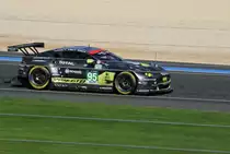 Nr.95 Aston Martin Vantage GTE (Motor: Aston Martin 4.5L V8), Aston Martin Racing, Fahrer: Nicki Thiim, Marco Sørensen, Darren Turner, wärend der 84. 24h Le Mans am 19.6.2016 in den Porschekurven hinter Sicherheitszäune