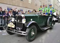 Citroen (Typ C-Reihe)bei der 22.Fahrer Parade am 17.6.2016 in Le Mans, auf der Rückbank:Tracy Krohn, Niclas Jönsson, João Barbosa