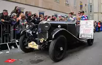 Lagonda ?, bei der 22.Fahrer Parade am 17.6.2016 in Le Mans, auf der Rückbank: SMP Racing 	Team (BR Engineering BR01) Maurizio Mediani, Nicolas Minassian, David Markozov