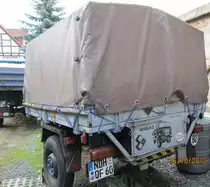  Anhänger HL-10 von Bornsen es ist ein Wechselbrückenhänger der meistens nur In der
 NVA und Grenztruppen eingesetzt wurde man kennt ihn auch als Gulaschkanone.Dieser ist Baujahr 1972 Gesamtmasse:1550kg Das Bild habe ich am 16.10.2012 gemacht.Ich habe ihn hauptsächlich hinter einen W50 LA